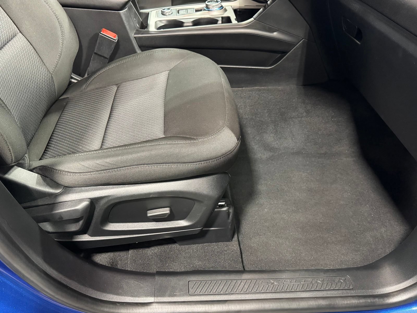 Used 2022 Ford Explorer XLT AWD/4WD image 56
