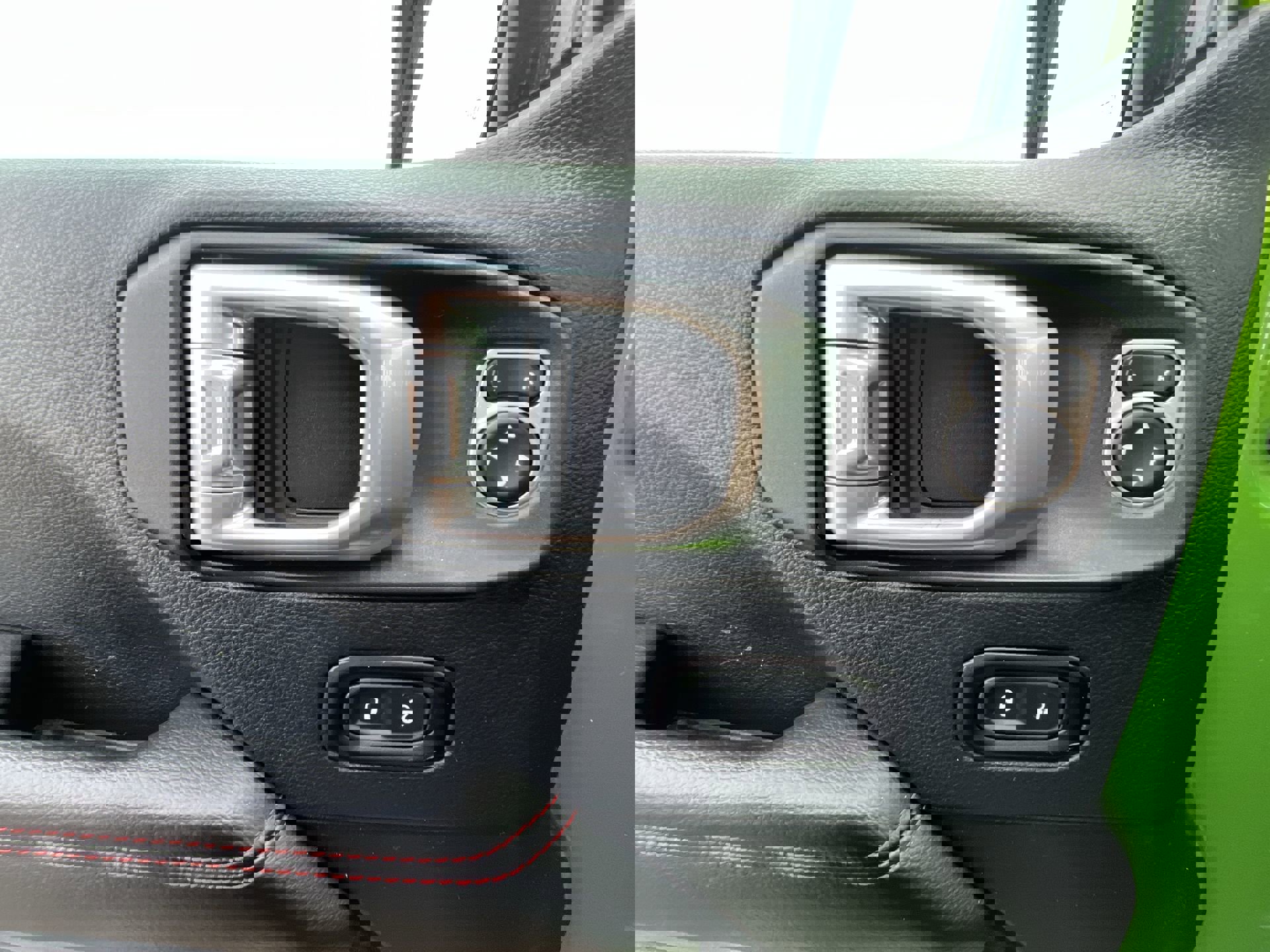 Used 2019 Jeep Wrangler Unlimited Rubicon w/ Uconnect 4C Nav & Sound Group image 24