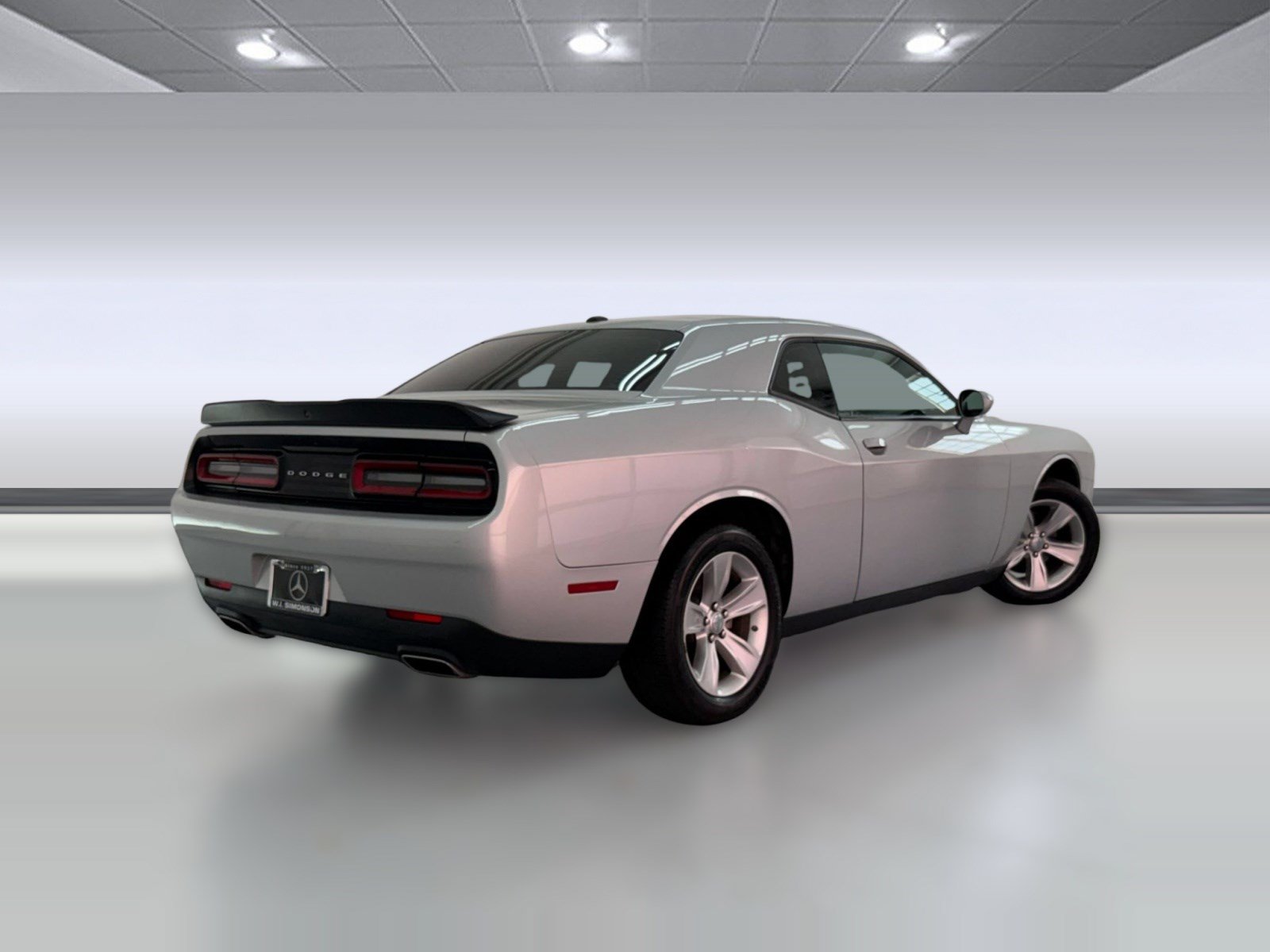 Used 2023 Dodge Challenger SXT RWD image 8