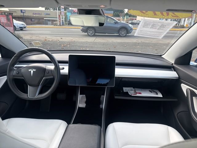 Used 2019 Tesla Model 3 Standard Range image 12