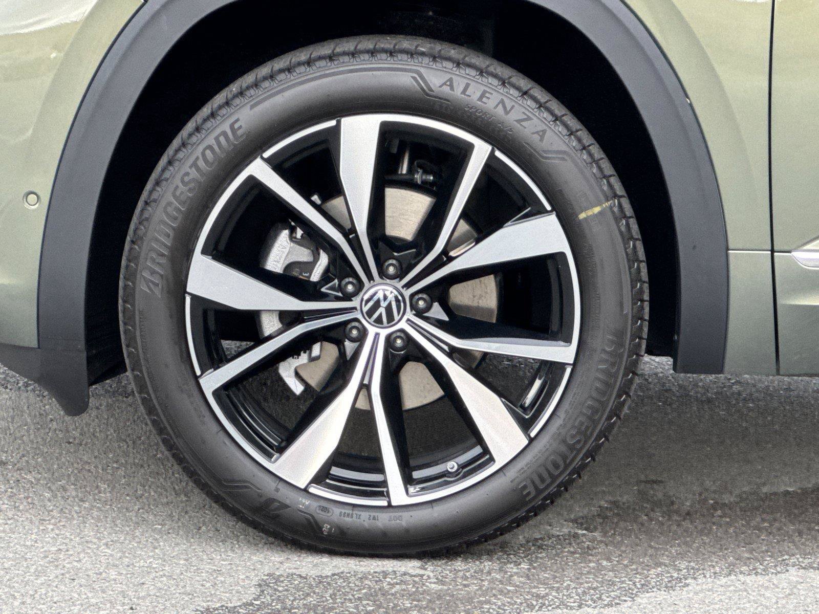 New 2026 Volkswagen Atlas SEL Premium R-Line AWD/4WD image 24