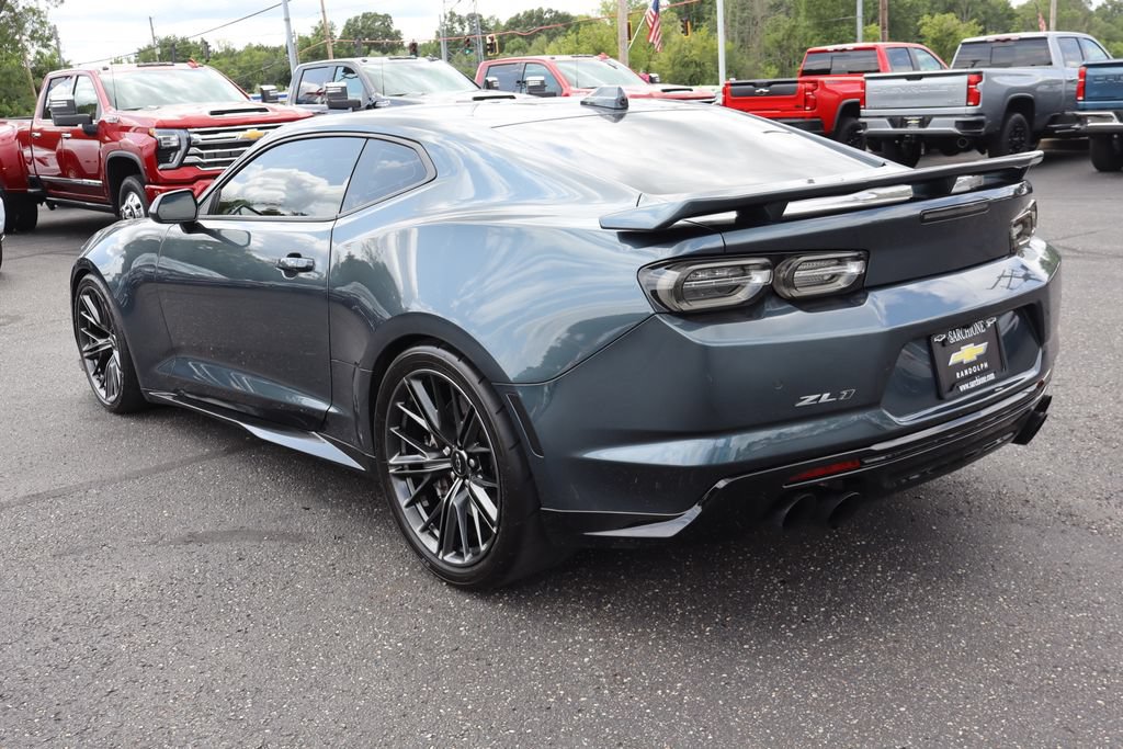 Used 2022 Chevrolet Camaro ZL1 RWD image 3