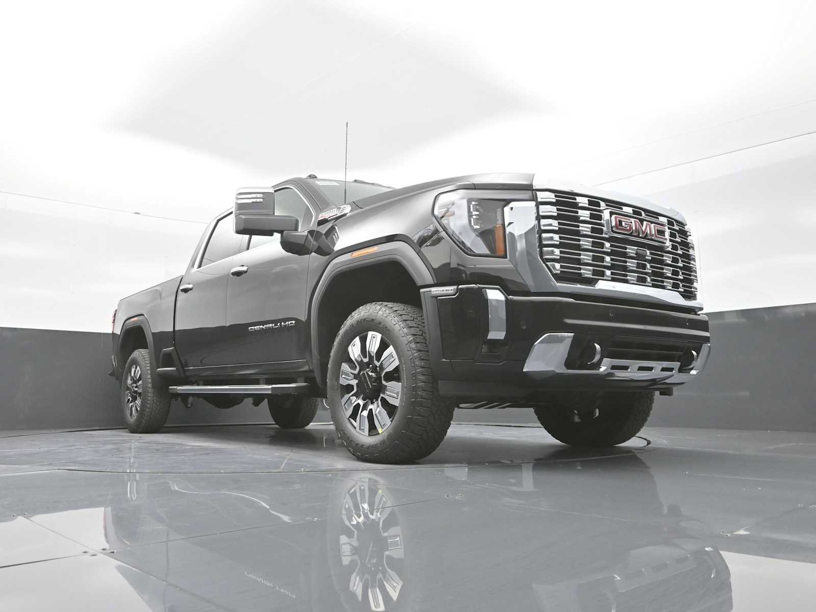 New 2026 GMC Sierra 2500 Denali w/ Technology Package AWD/4WD image 32