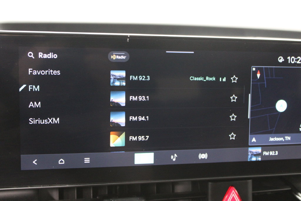 Used 2025 Kia Carnival FWD image 47