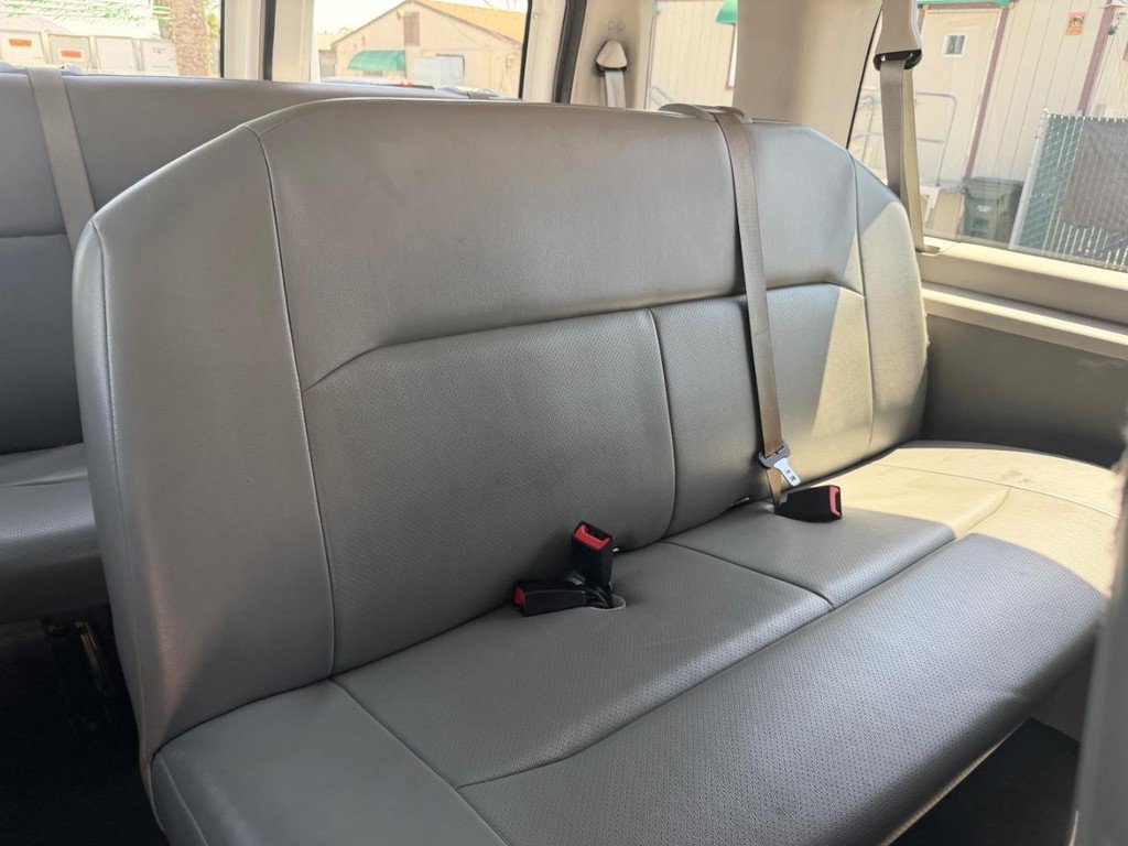 Used 2009 Ford E-350 and Econoline 350 Extended Wagon Super Duty RWD image 30