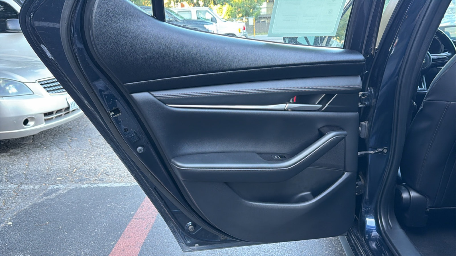 Certified 2025 MAZDA MAZDA3 s Sport FWD image 23
