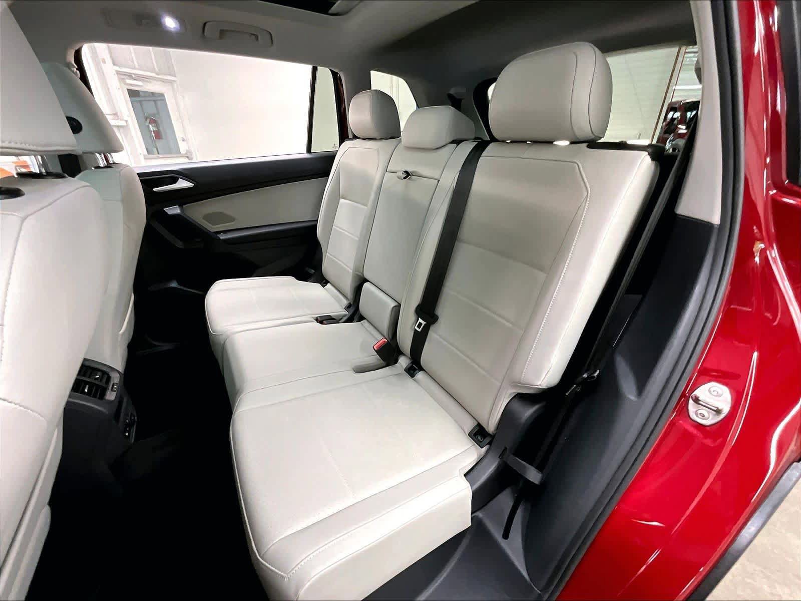 Used 2019 Volkswagen Tiguan SE w/ Panoramic Sunroof Package AWD/4WD image 28