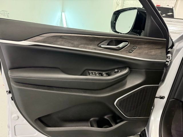 New 2026 Jeep Grand Cherokee Limited image 14