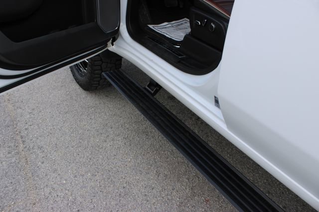 Used 2024 GMC Sierra 3500 Denali Ultimate AWD/4WD image 17