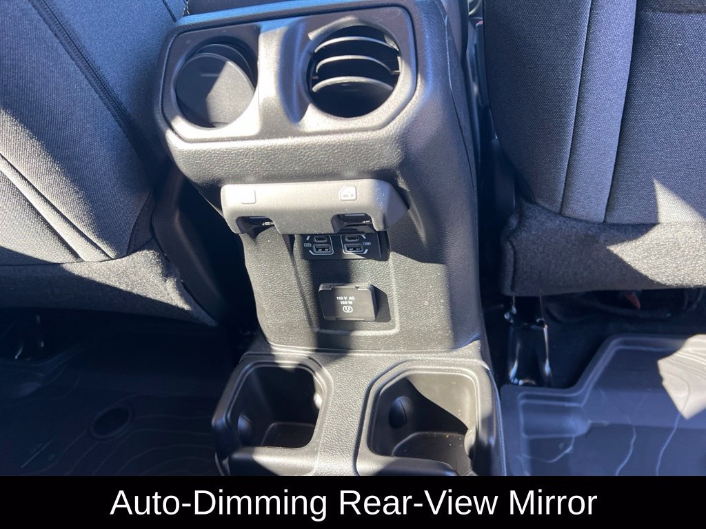 Certified 2025 Jeep Wrangler Unlimited Sahara w/ Technology Group AWD/4WD image 15