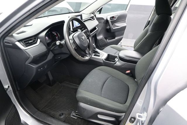 Used 2023 Toyota RAV4 LE FWD image 4