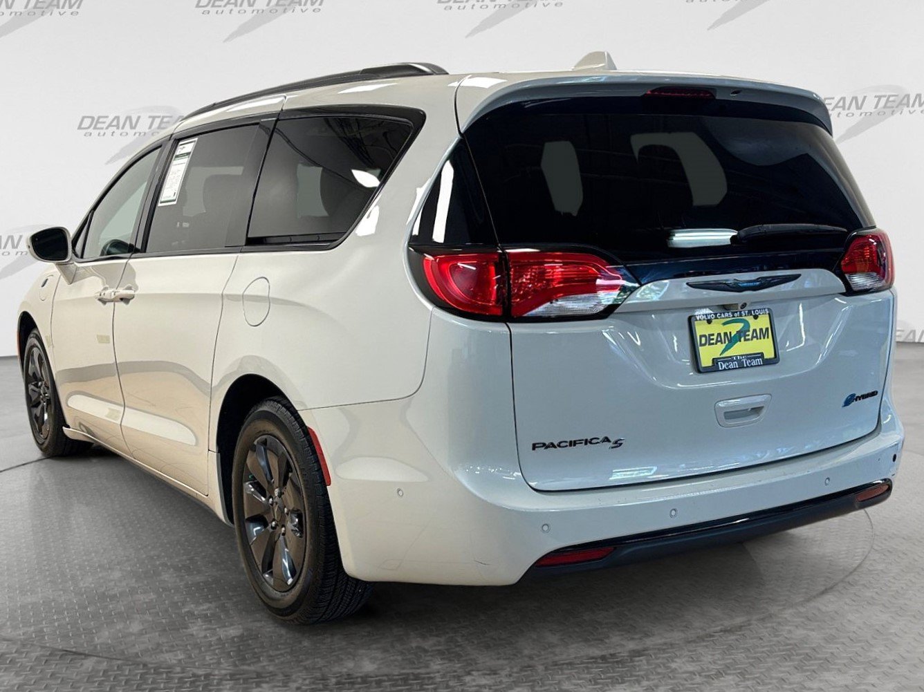 Used 2019 Chrysler Pacifica Limited w/ Advanced Safetytec Group FWD image 6