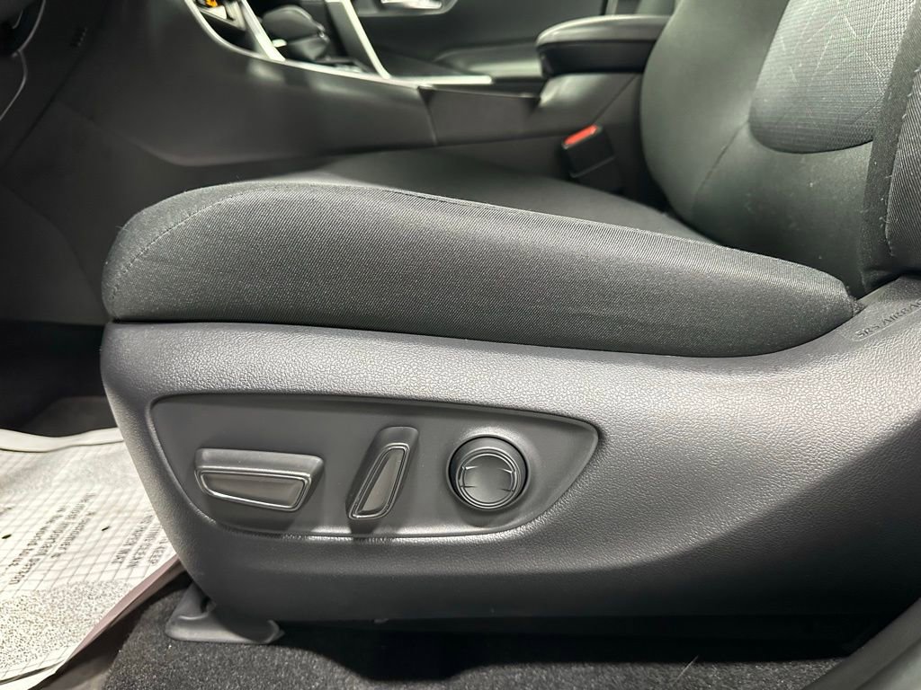 Used 2025 Toyota RAV4 XLE w/ Convenience Package image 12