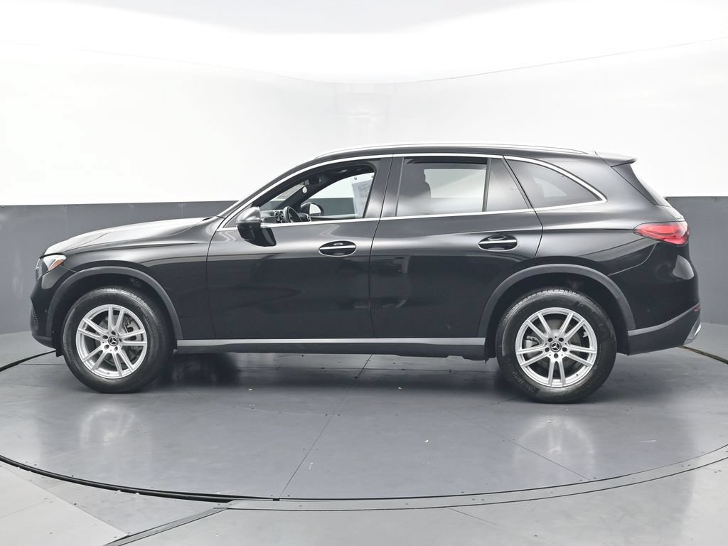 Used 2023 Mercedes-Benz GLC 300 4MATIC w/ Exclusive Trim Package image 8