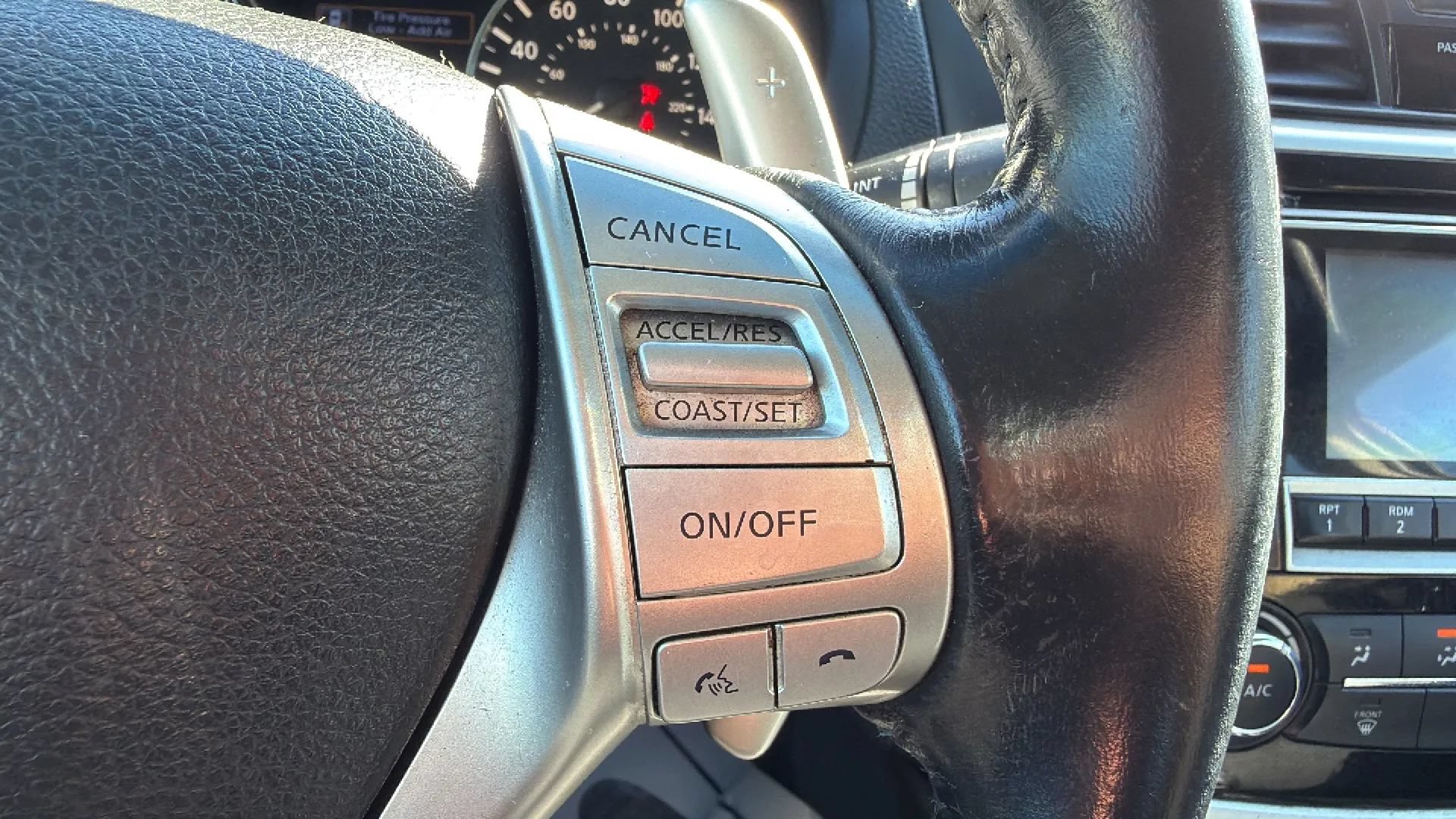 Used 2018 Nissan Altima 2.5 SR FWD image 11