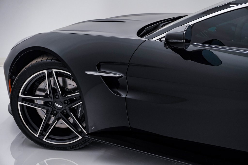 Used 2026 Aston Martin V8 Vantage Coupe RWD image 16