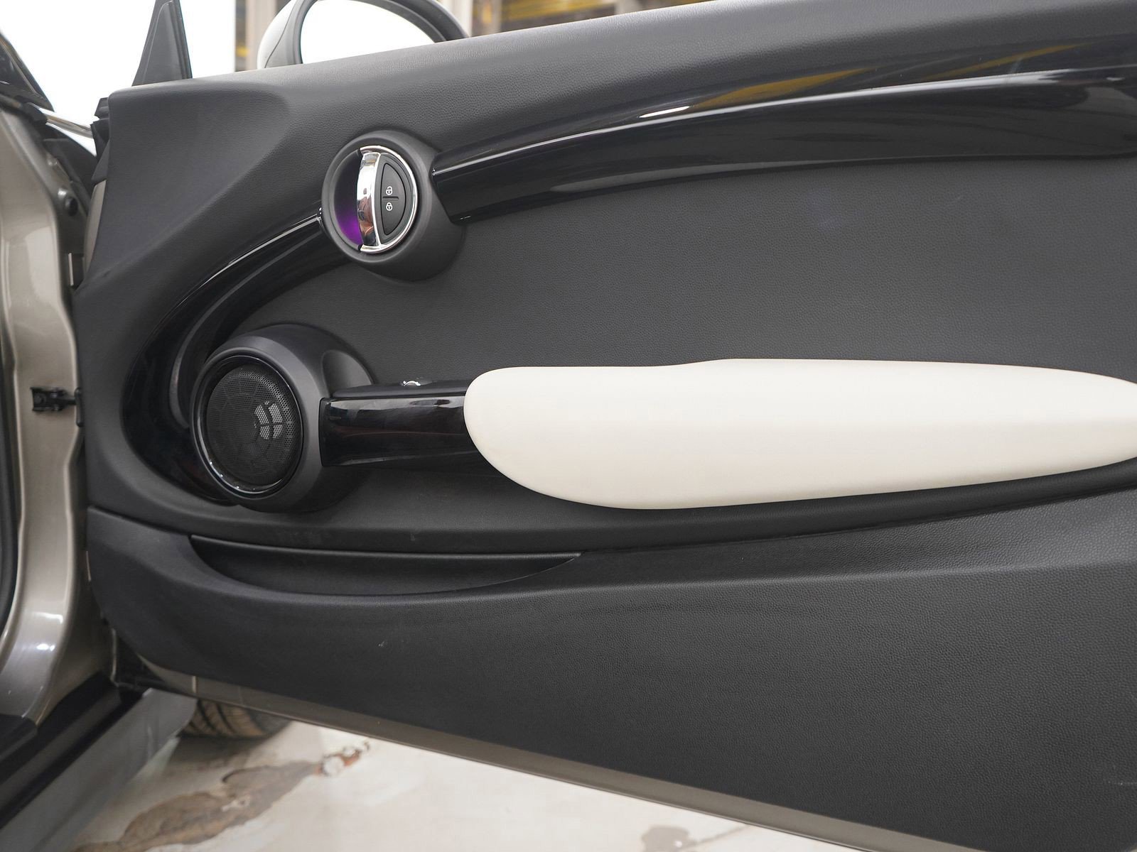 Used 2018 MINI Cooper S image 9