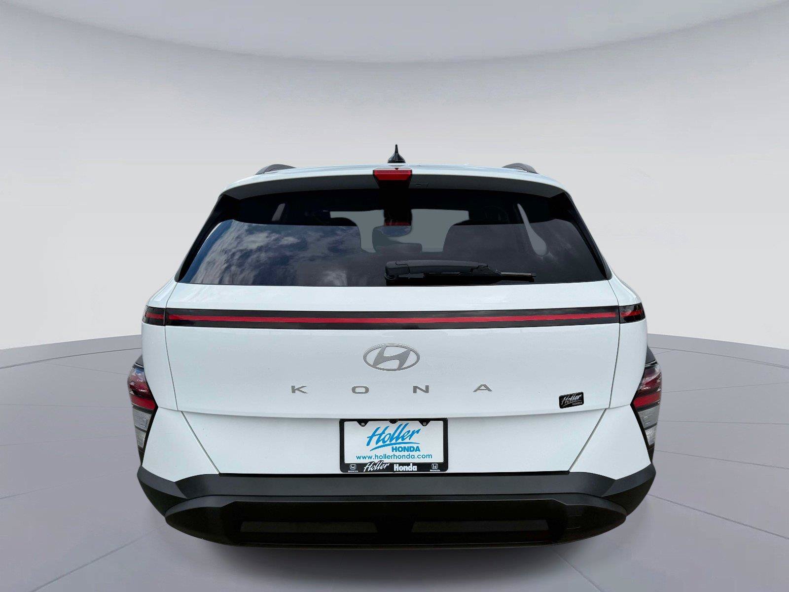 Used 2025 Hyundai Kona SEL FWD image 5