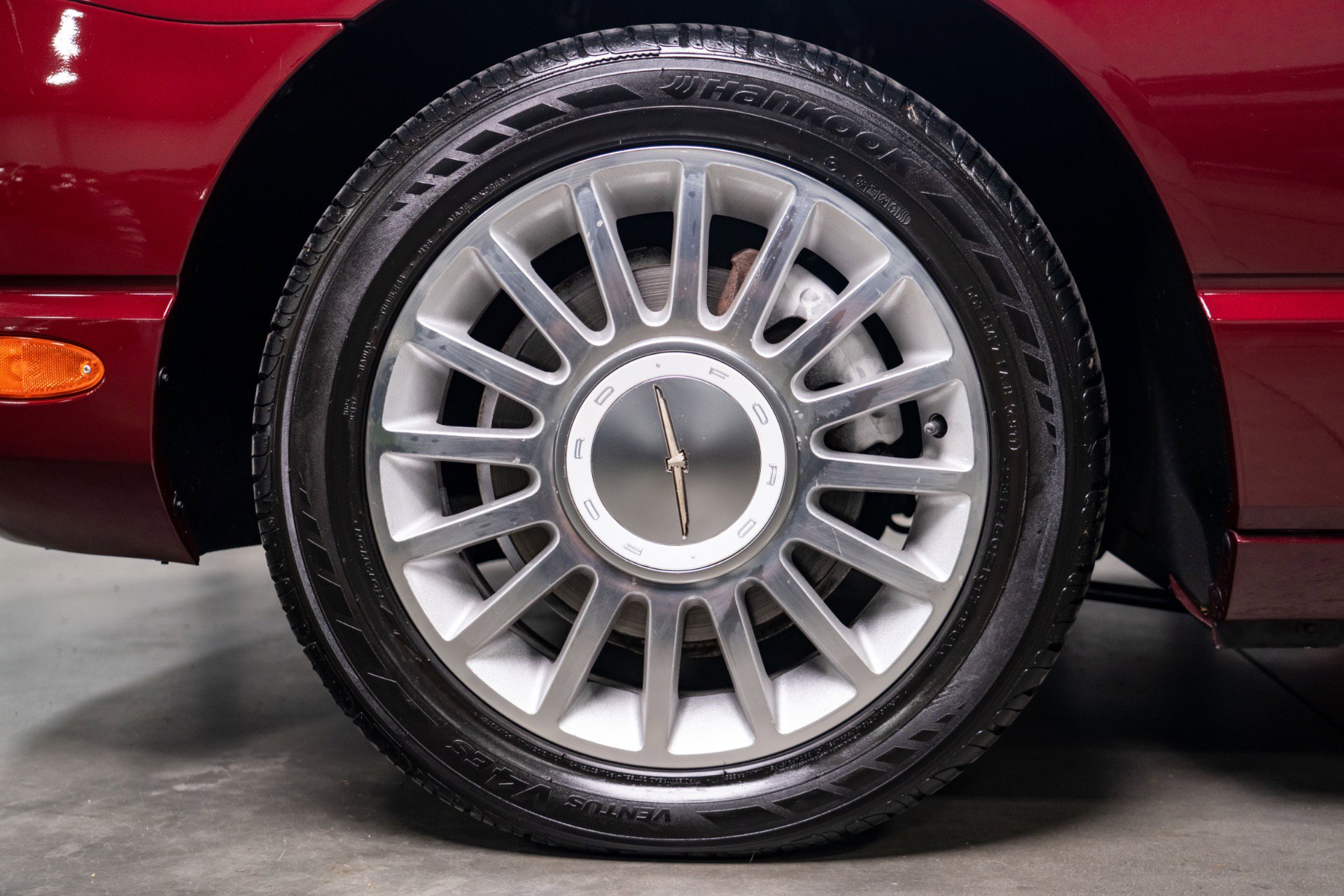 Used 2004 Ford Thunderbird Deluxe image 22