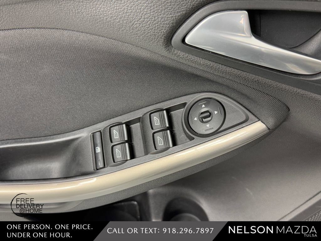 Used 2018 Ford Focus Titanium FWD image 21