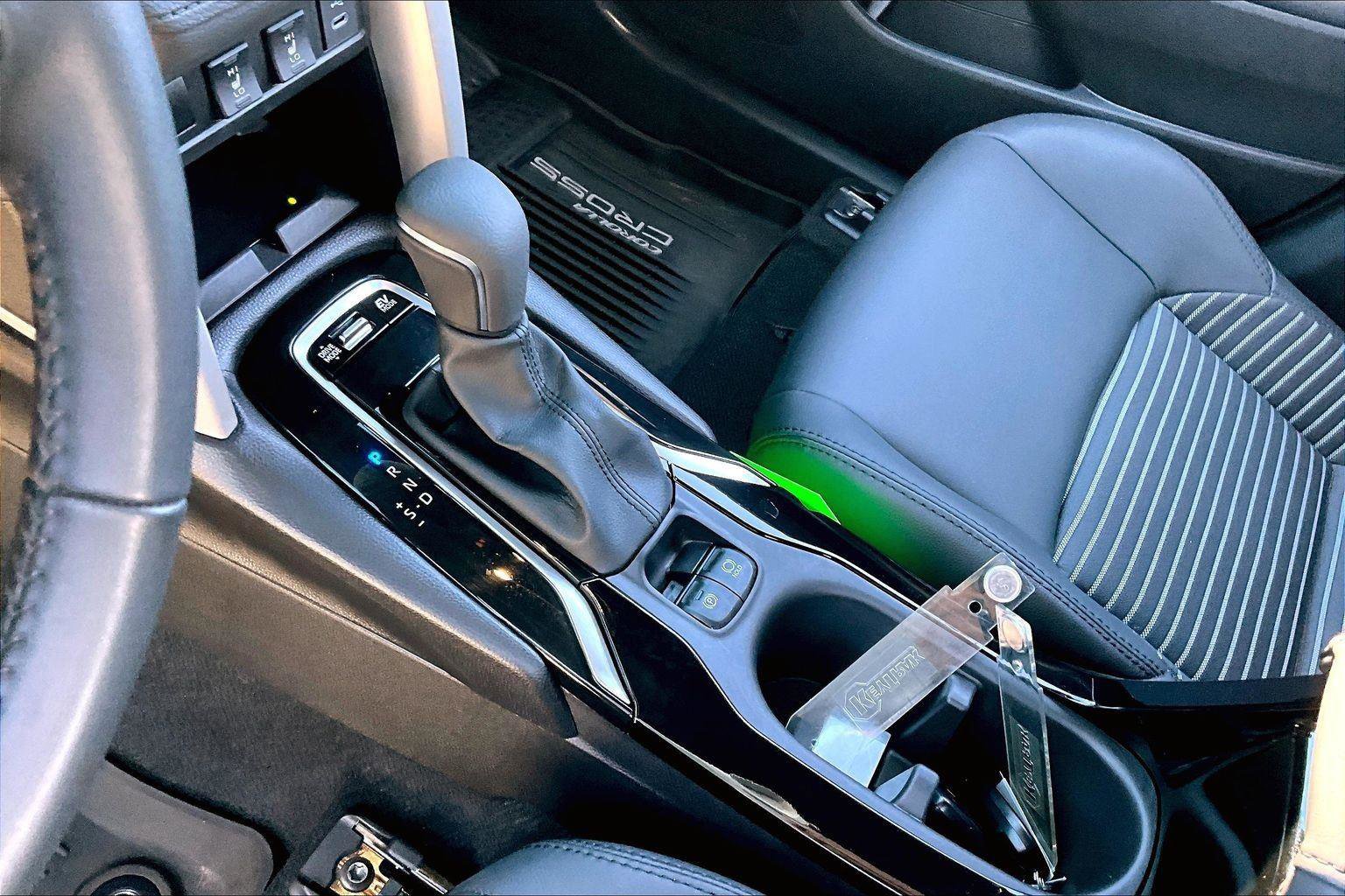 Certified 2025 Toyota Corolla Cross AWD Hybrid image 14