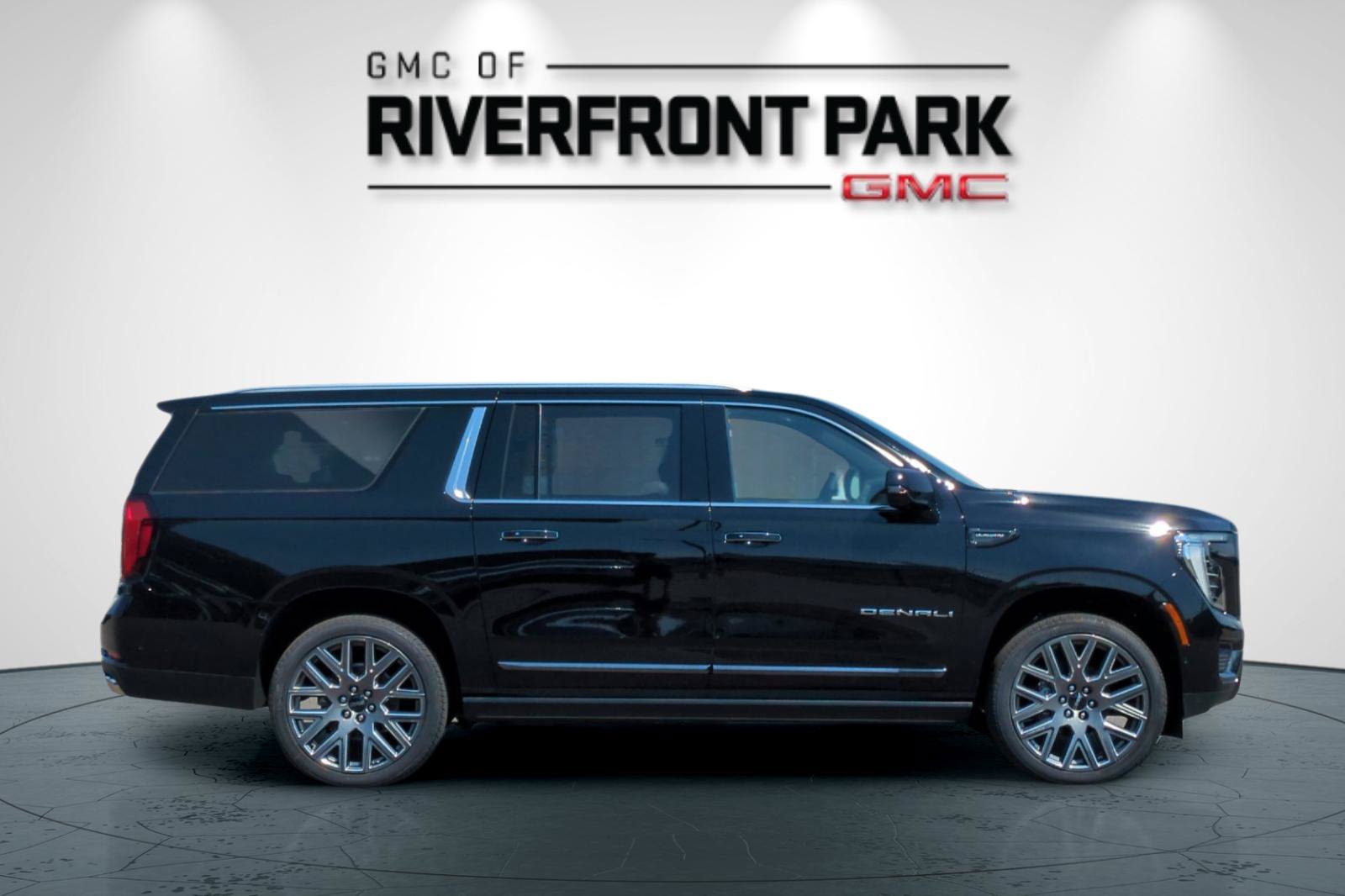 Used 2026 GMC Yukon XL Denali Ultimate AWD/4WD image 3