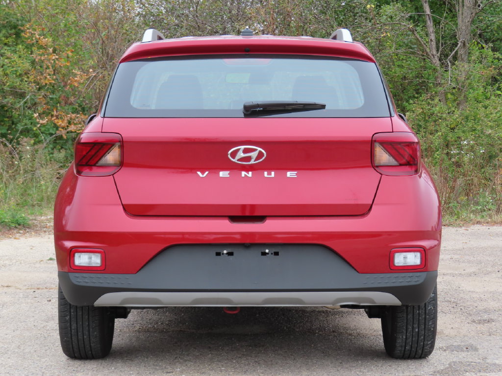 Used 2025 Hyundai Venue Limited FWD image 5