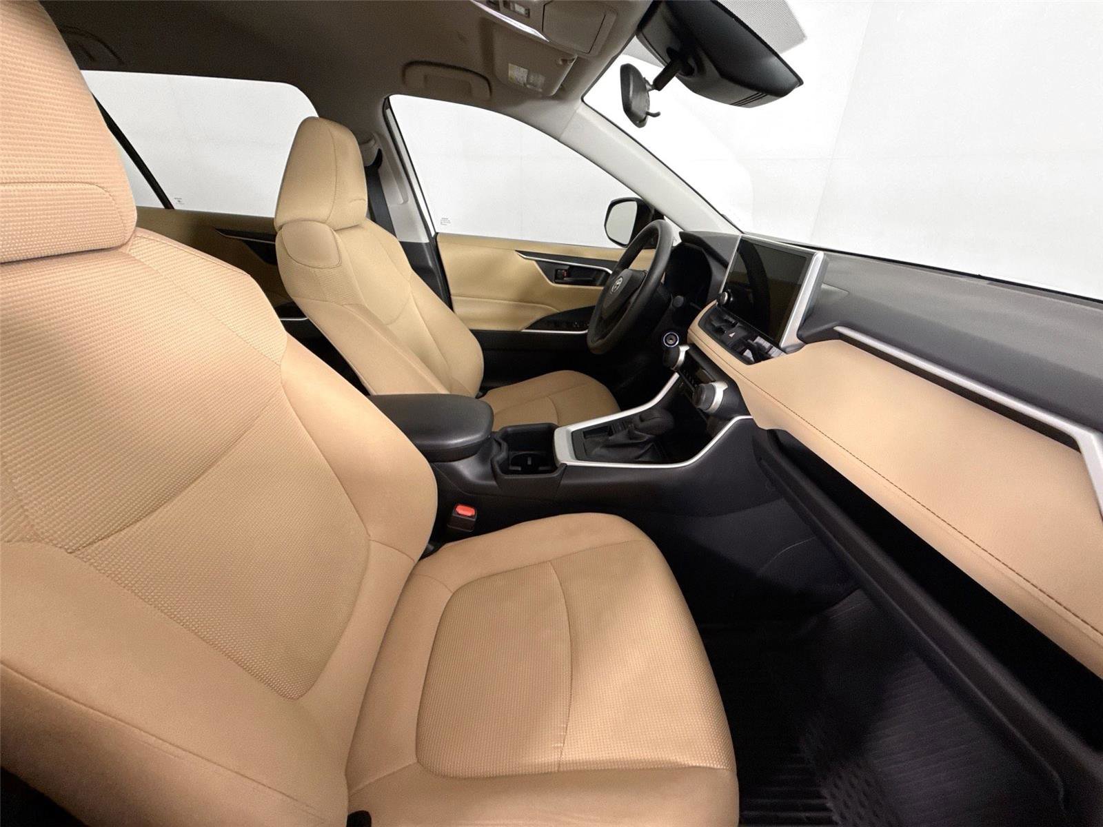 Used 2023 Toyota RAV4 LE image 39