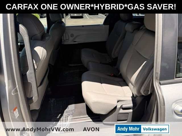 Used 2025 Toyota Sienna XLE FWD image 19