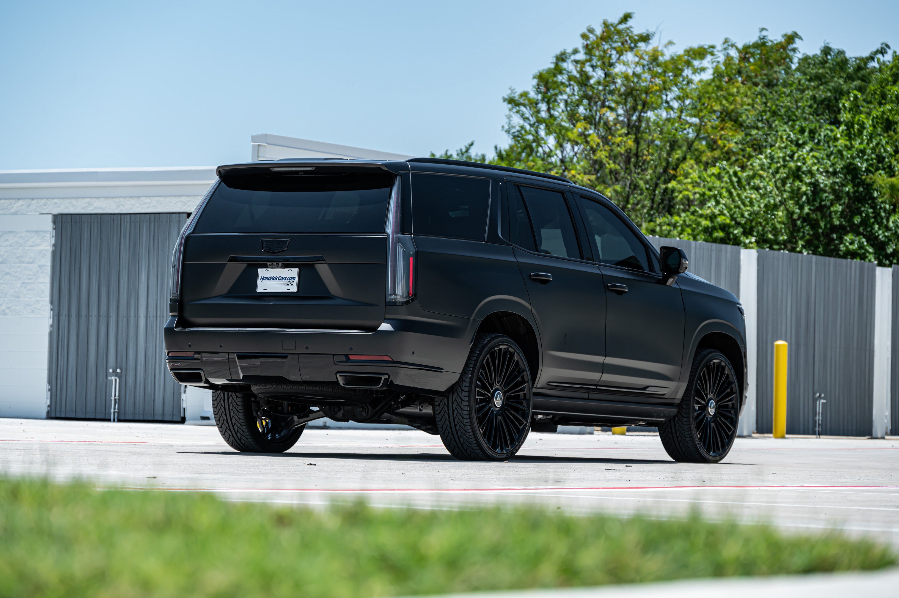 Used 2026 Cadillac Escalade Platinum Sport w/ LPO, ONYX Package AWD/4WD image 9