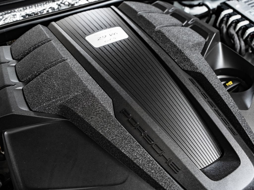 Certified 2026 Porsche Macan GTS AWD/4WD image 49