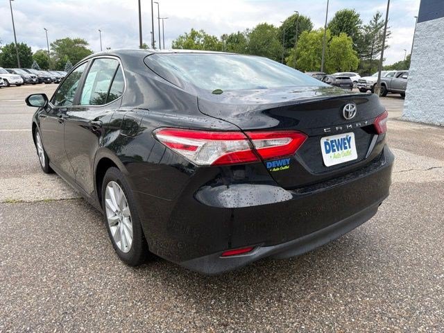 Used 2018 Toyota Camry LE FWD image 3