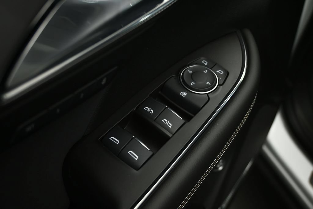Used 2025 Buick Envision Sport Touring AWD/4WD image 48