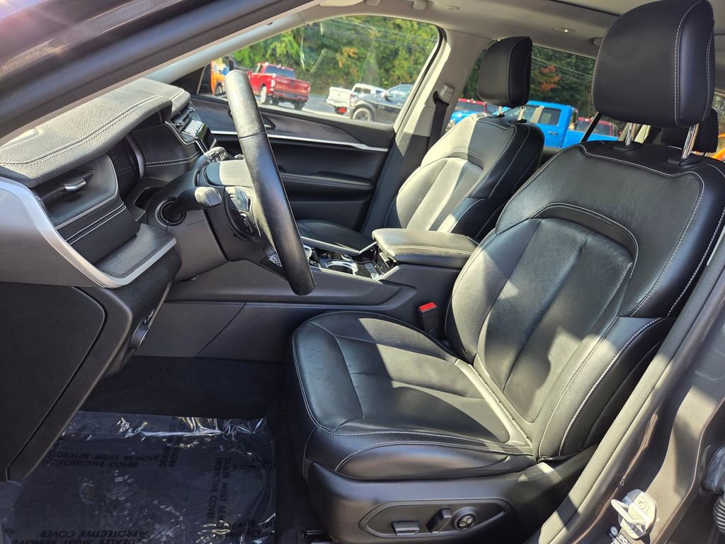 Used 2022 Jeep Grand Cherokee L Limited image 13