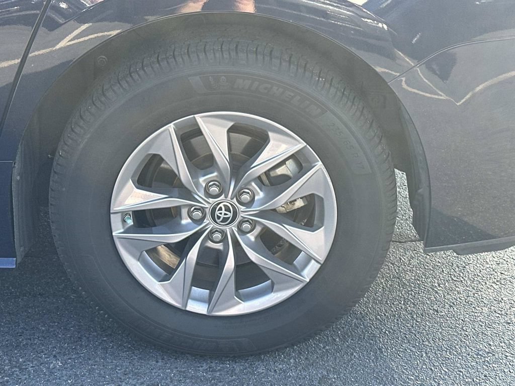 Used 2021 Toyota Sienna XLE FWD image 11