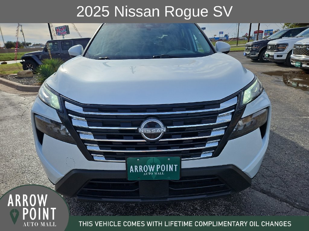 Used 2025 Nissan Rogue SV FWD image 3