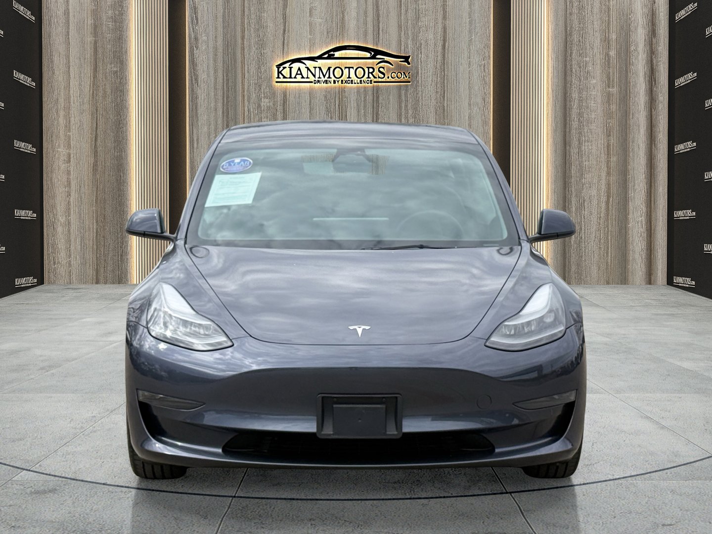 Used 2023 Tesla Model 3 Standard Range image 3