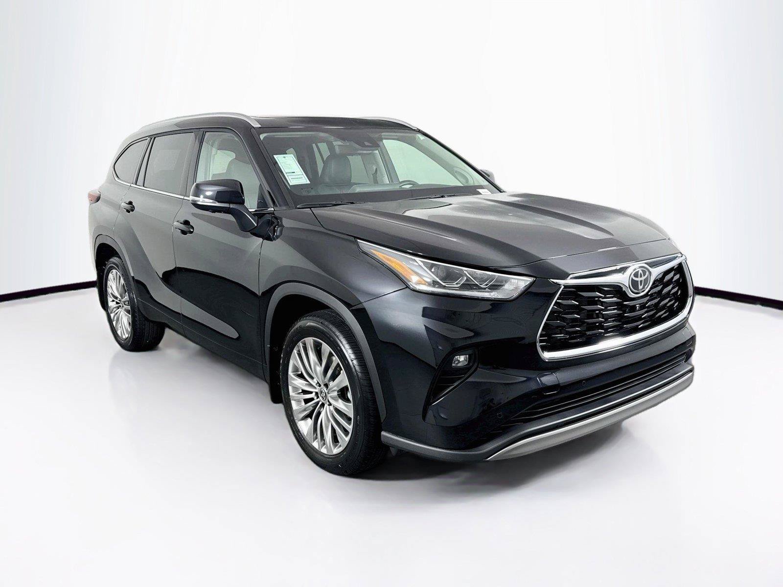 Certified 2025 Toyota Highlander Platinum AWD/4WD image 10