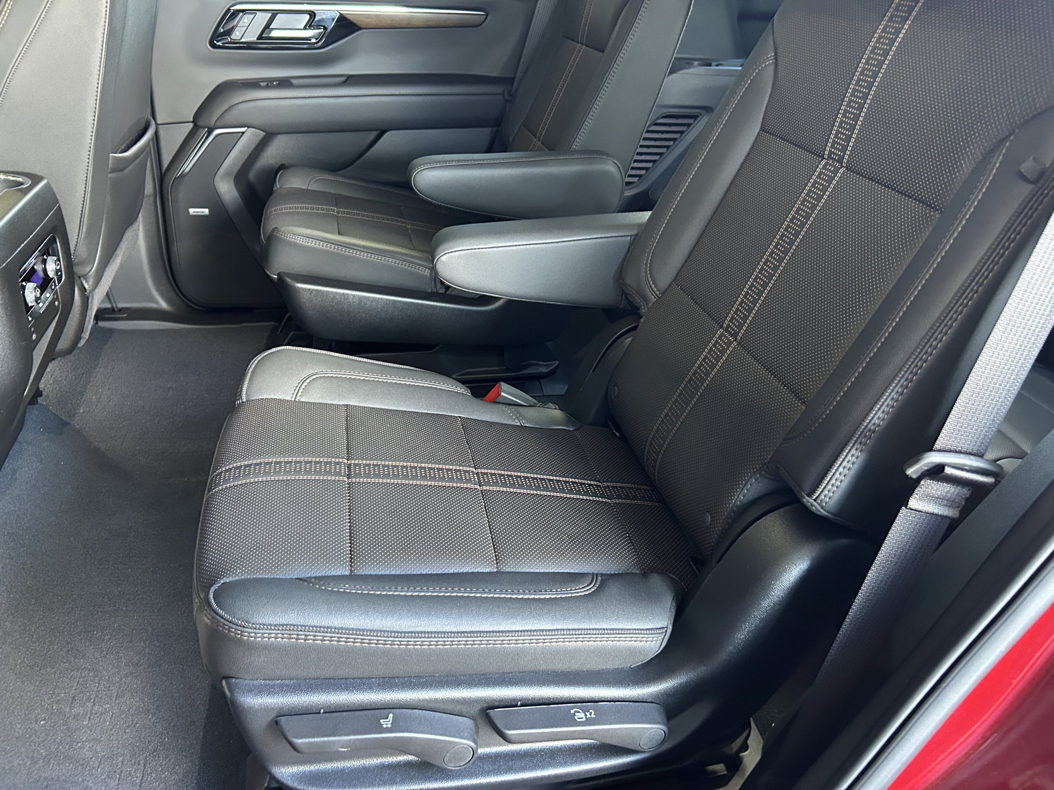 Used 2026 Chevrolet Tahoe High Country RWD image 16