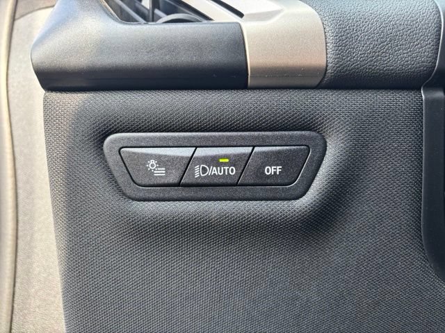 Used 2025 BMW iX xDrive50 AWD/4WD image 16