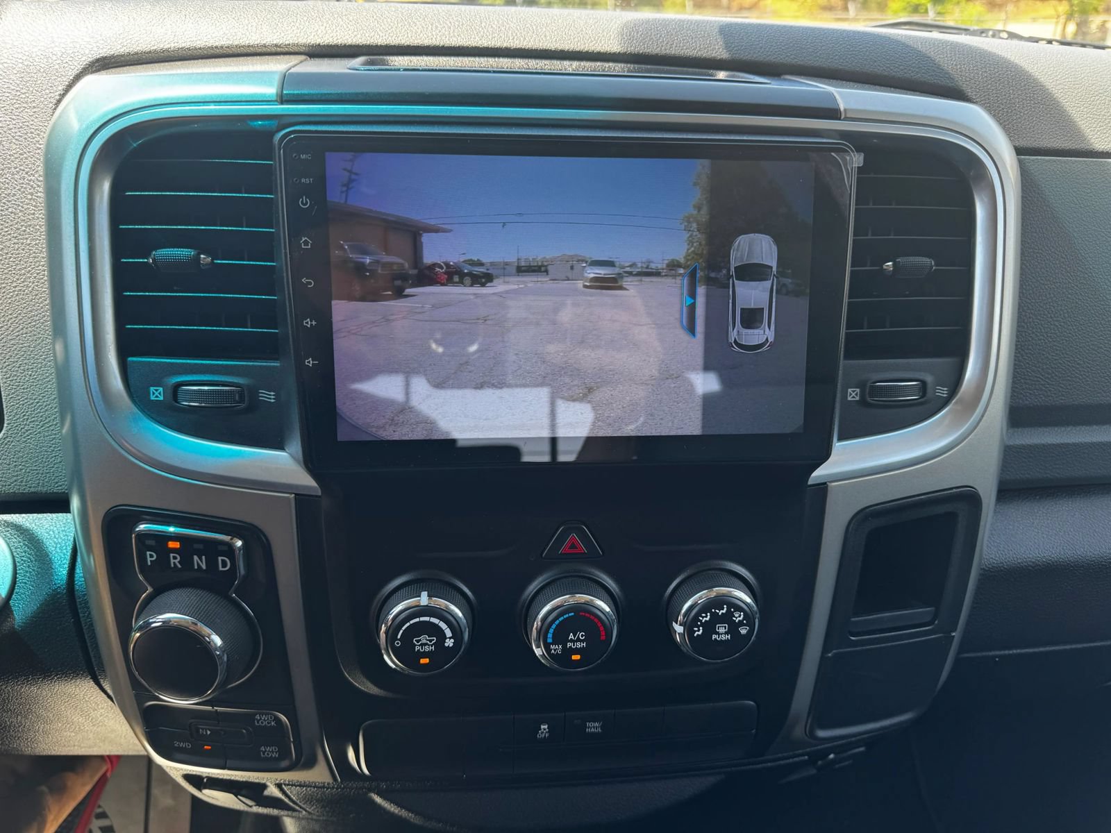 Used 2018 RAM 1500 Classic SLT AWD/4WD image 13