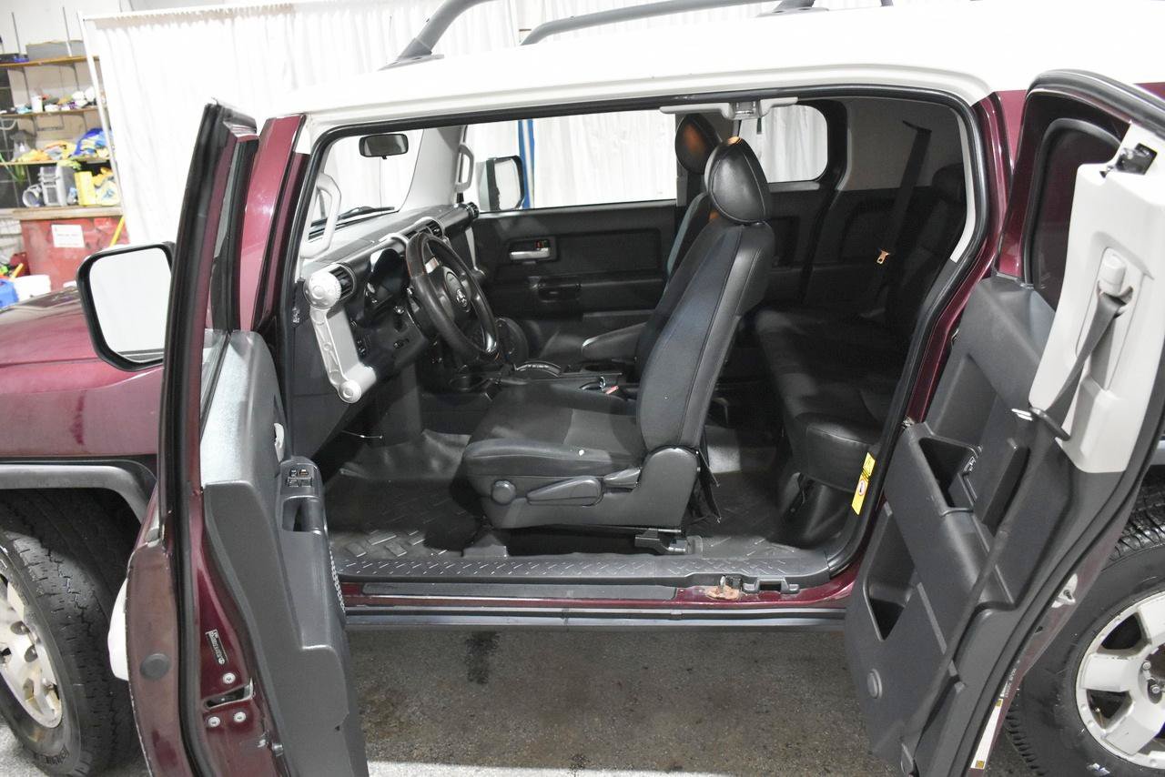 Used 2007 Toyota FJ Cruiser 2WD image 8