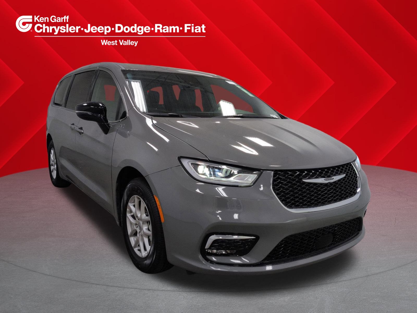 New 2025 Chrysler Pacifica Select