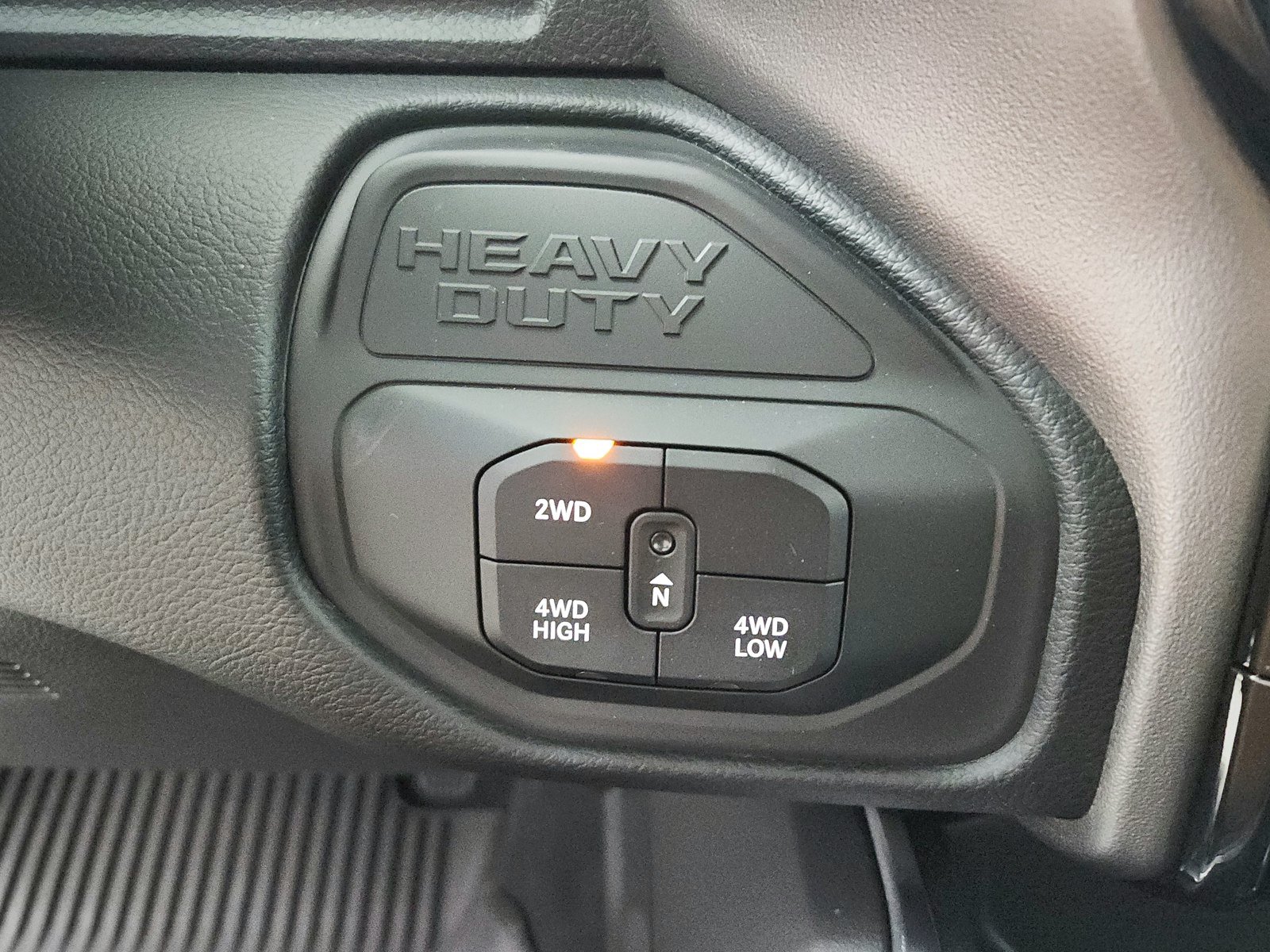 New 2026 RAM 3500 Laramie AWD/4WD image 28