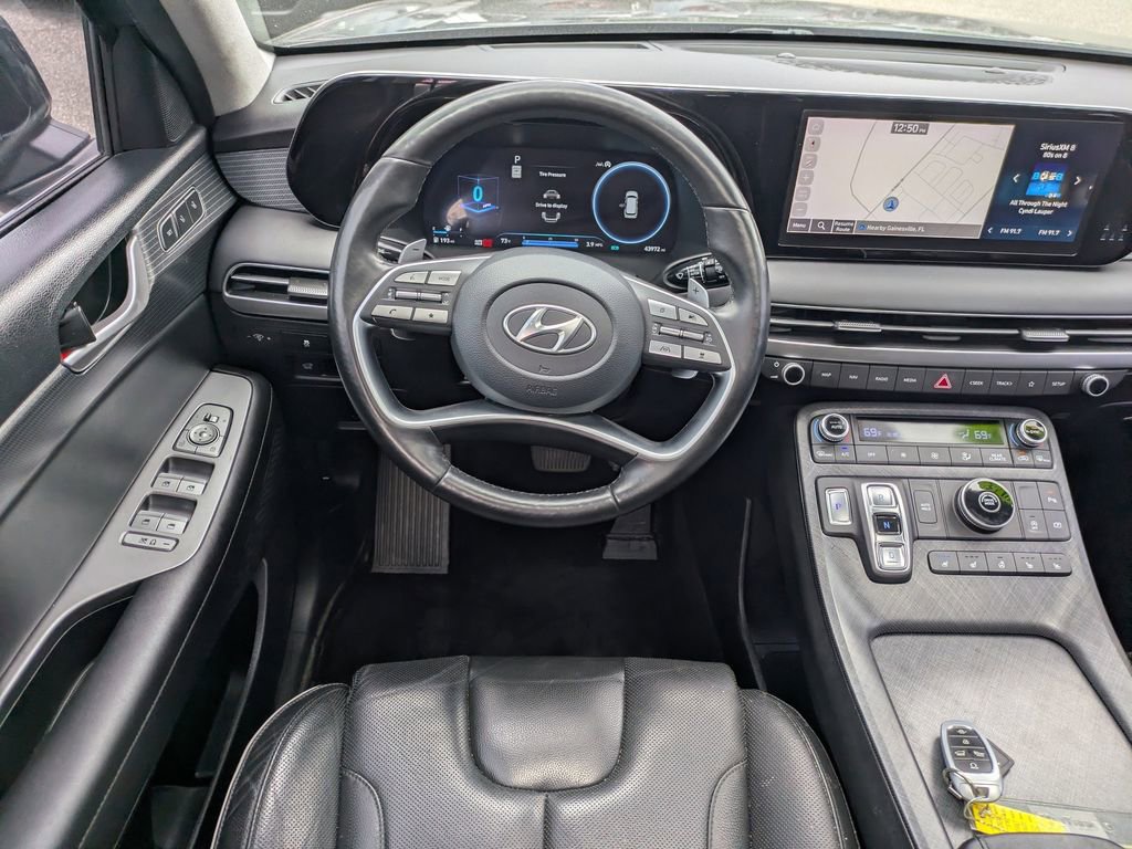 Used 2023 Hyundai Palisade Limited image 16