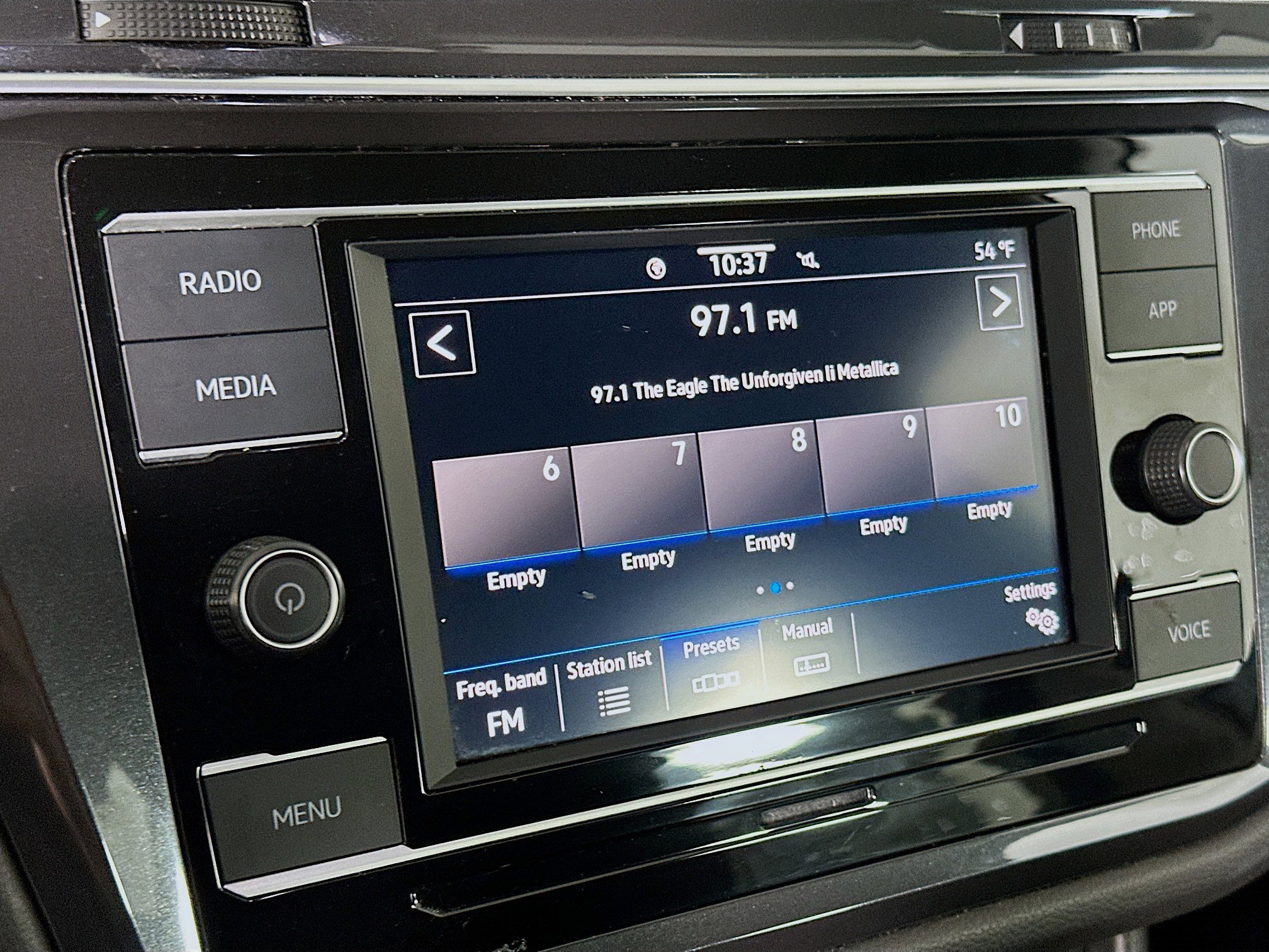 Used 2022 Volkswagen Tiguan S image 19