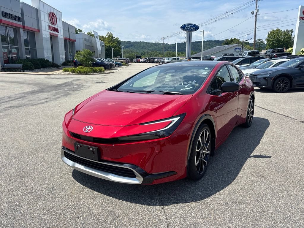 New 2026 Toyota Prius Plug-In Hybrid FWD image 3