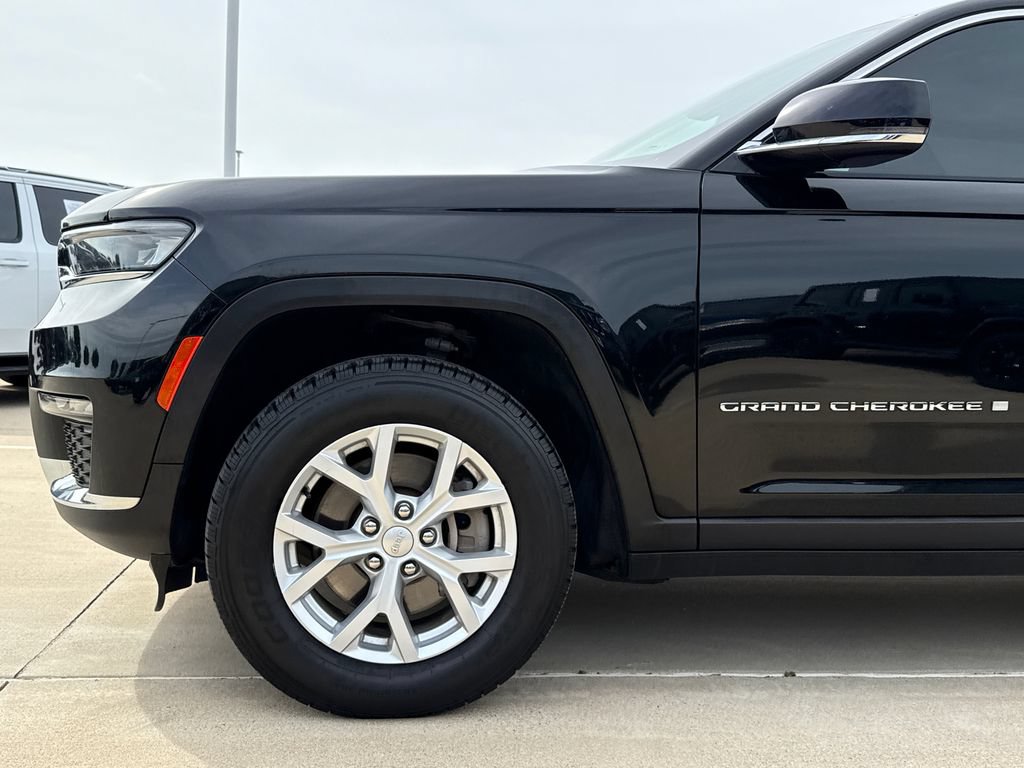 Used 2023 Jeep Grand Cherokee L Limited AWD/4WD image 5