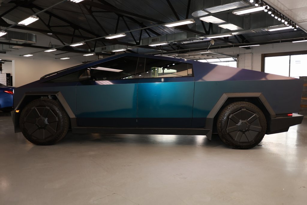 Used 2024 Tesla Cybertruck AWD Crew Cab image 4