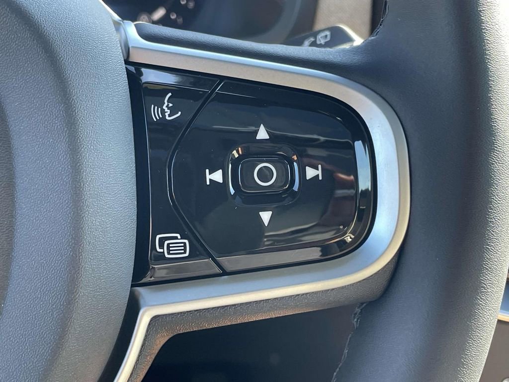 New 2026 Volvo XC90 B5 Core image 12